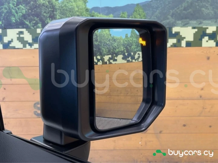 Toyota Land Cruiser 250 Белый