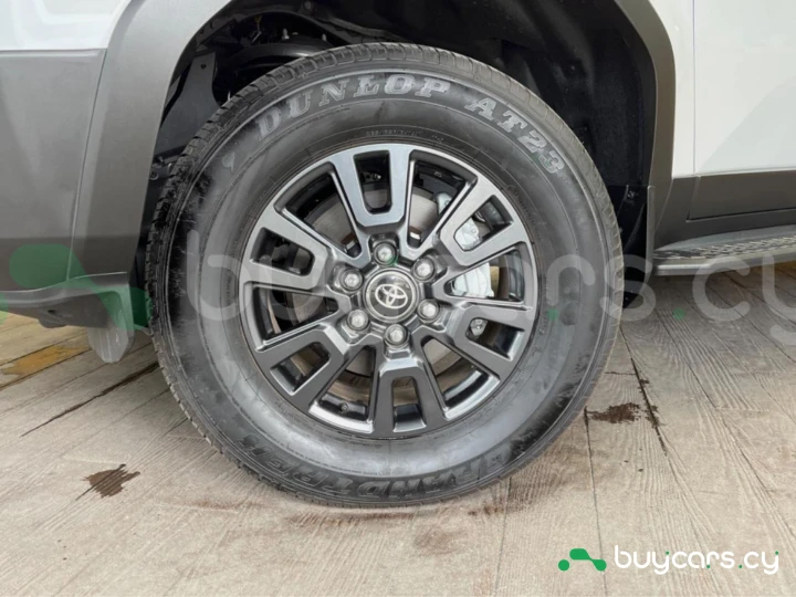 Toyota Land Cruiser 250 Белый