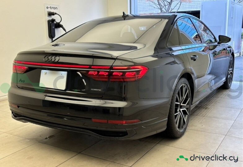 Audi A8 Black