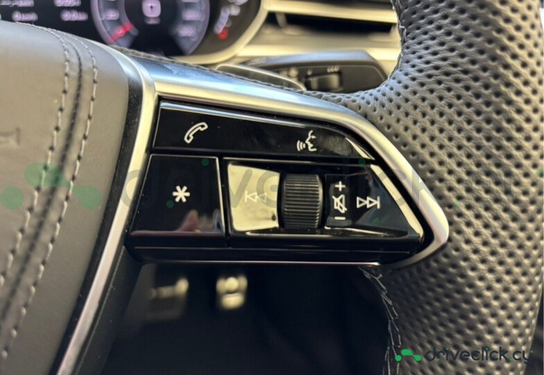 Audi A8 Black