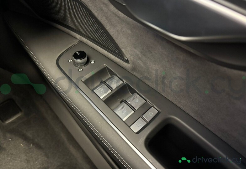 Audi A8 Black