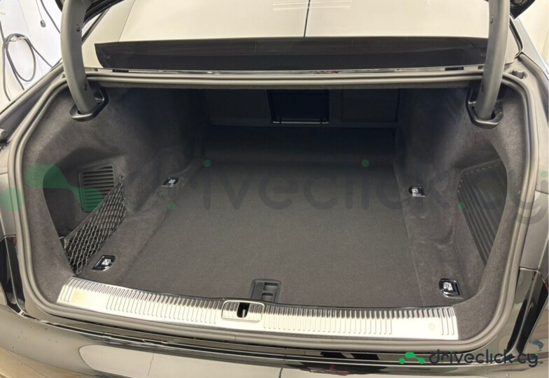 Audi A8 Black