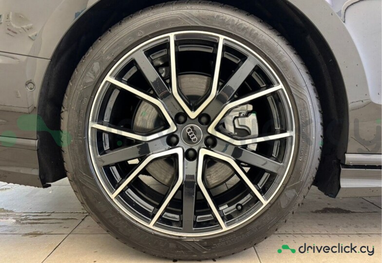 Audi A8 Black