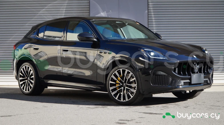 Maserati Grecale Черный