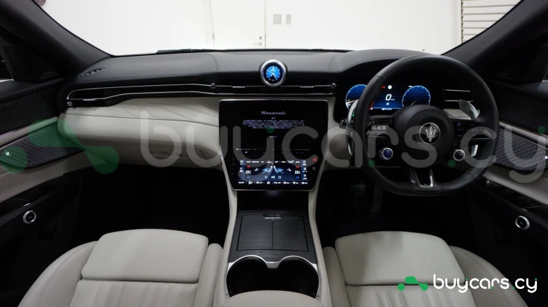 Maserati Grecale Черный