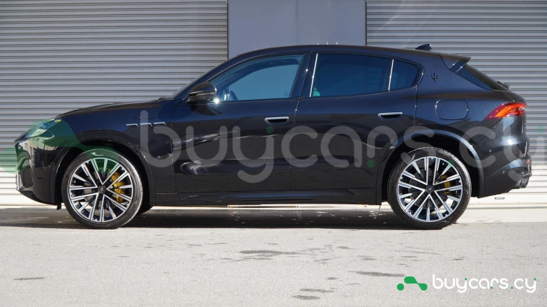 Maserati Grecale Черный