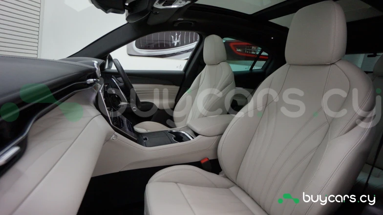 Maserati Grecale Черный