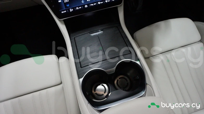 Maserati Grecale Черный