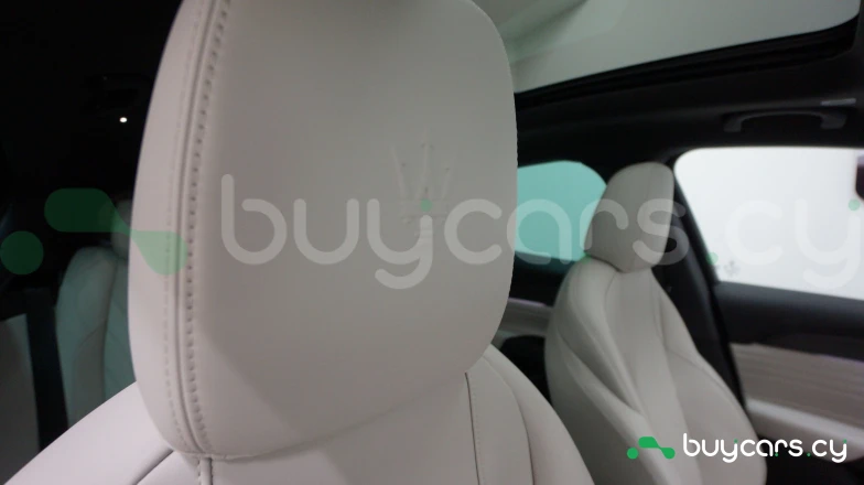 Maserati Grecale Черный