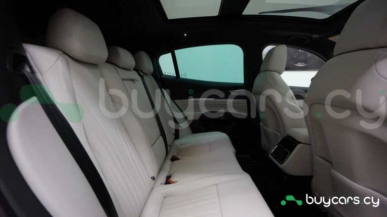 Maserati Grecale Черный