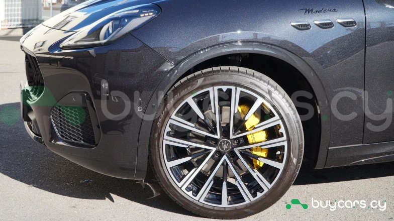 Maserati Grecale Черный