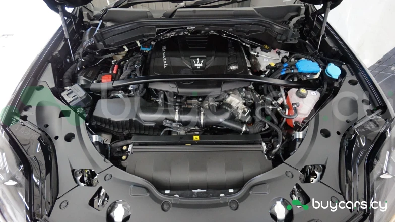 Maserati Grecale Черный