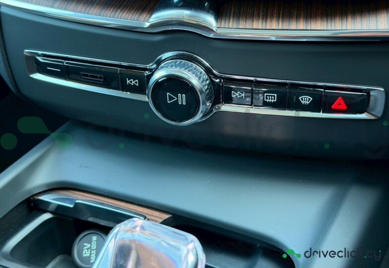 Volvo XC60 Серый