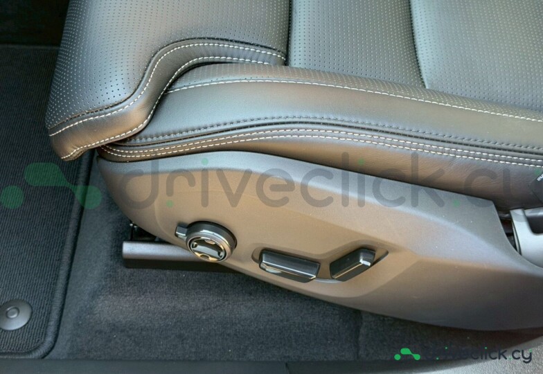 Volvo XC60 Серый