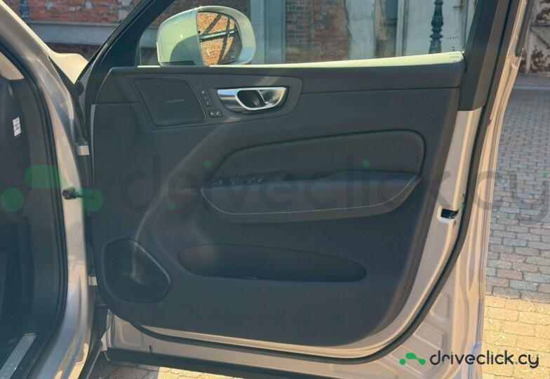 Volvo XC60 Серый