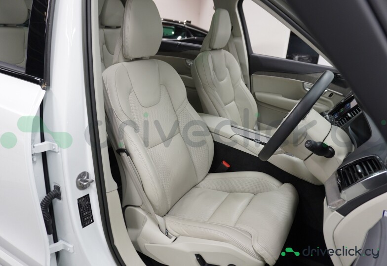 Volvo XC90 White