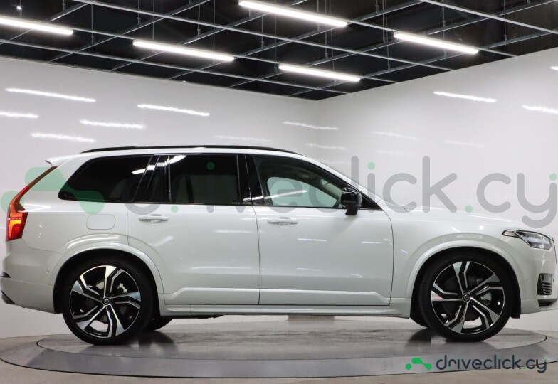 Volvo XC90 White