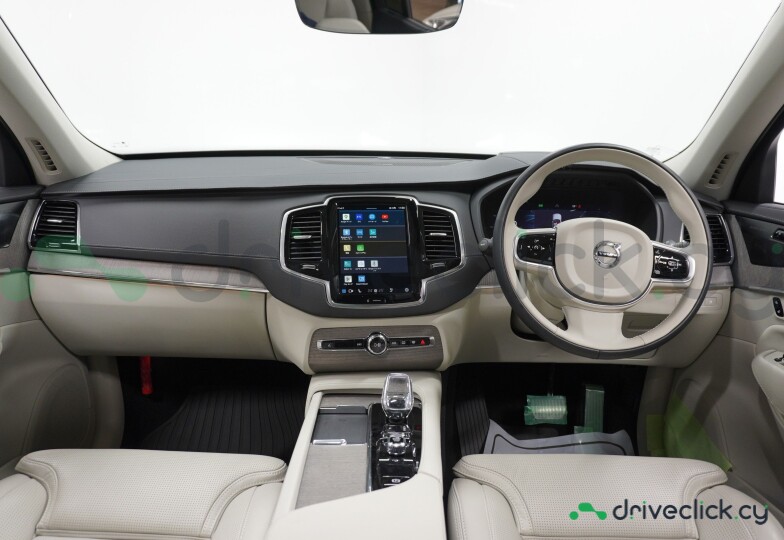 Volvo XC90 White