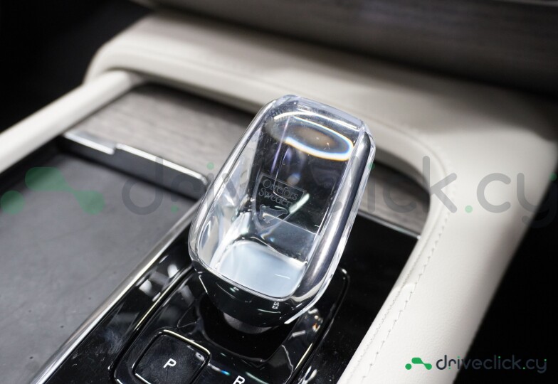 Volvo XC90 White