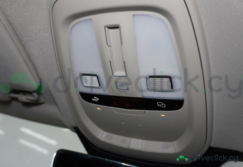 Volvo XC90 White