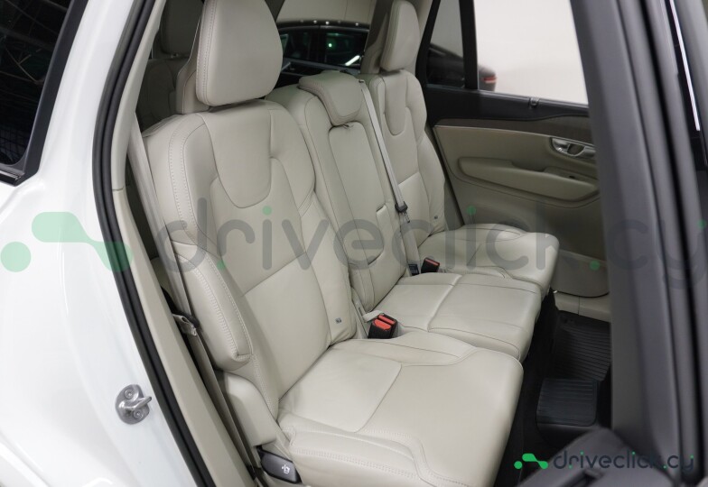 Volvo XC90 White