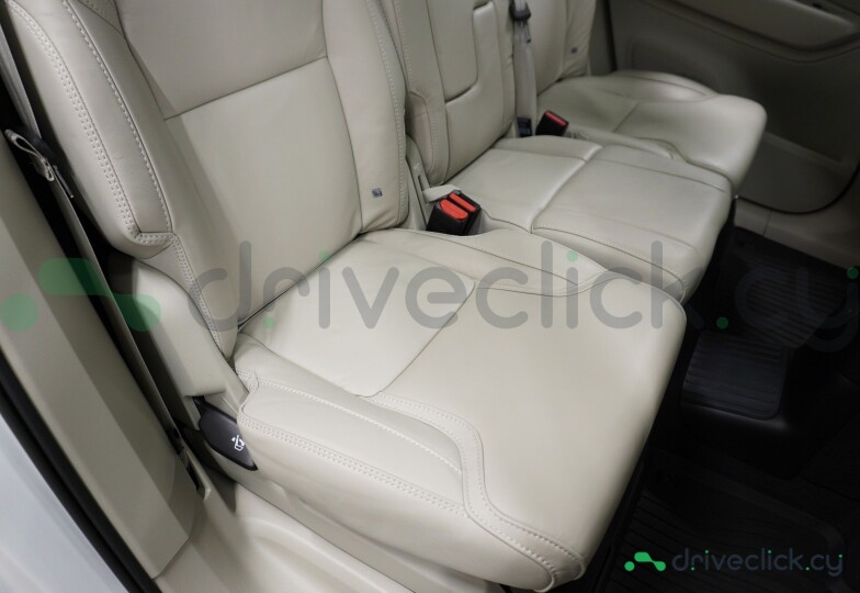 Volvo XC90 White