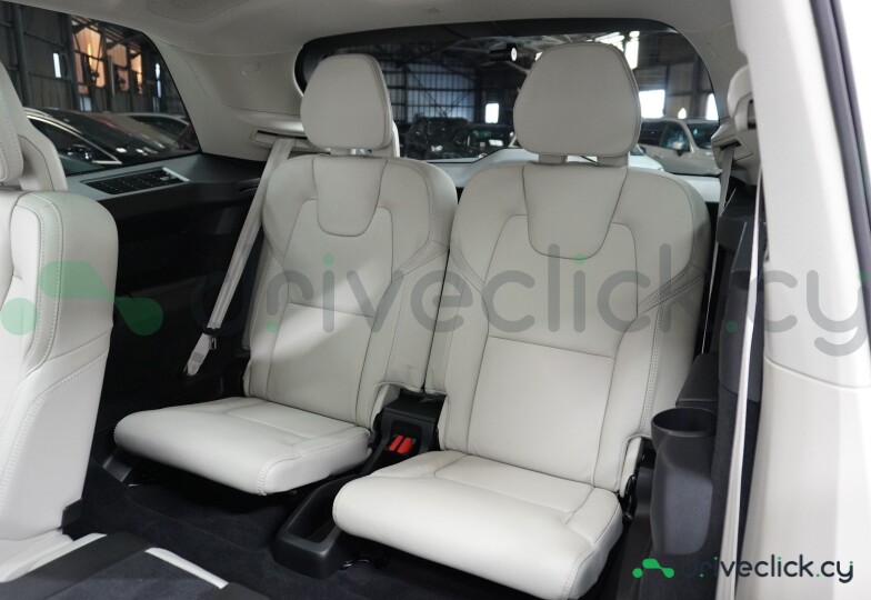 Volvo XC90 White