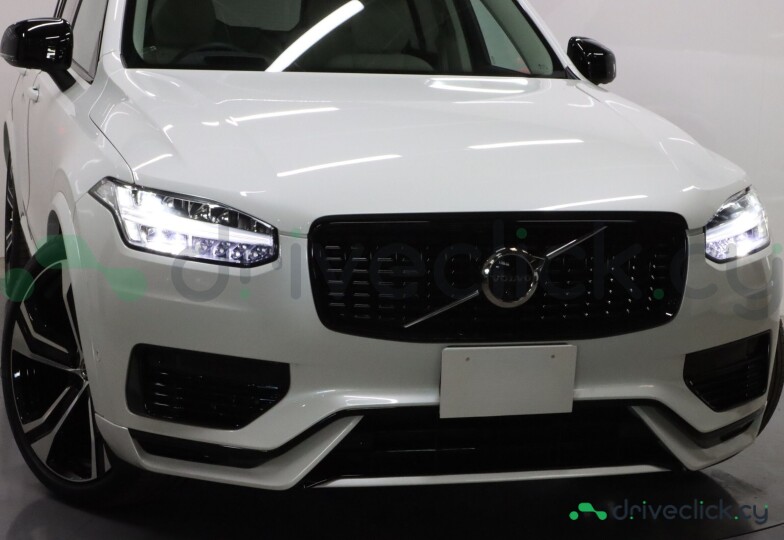 Volvo XC90 White
