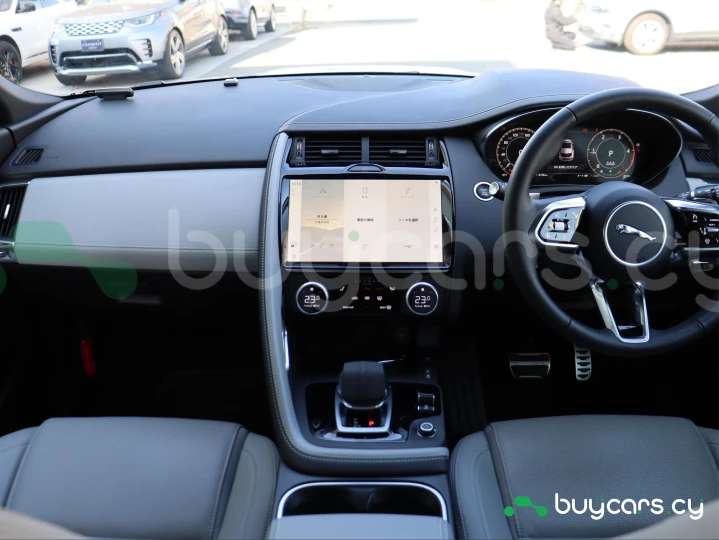 Jaguar E-Pace Белый