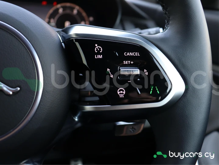 Jaguar E-Pace Белый