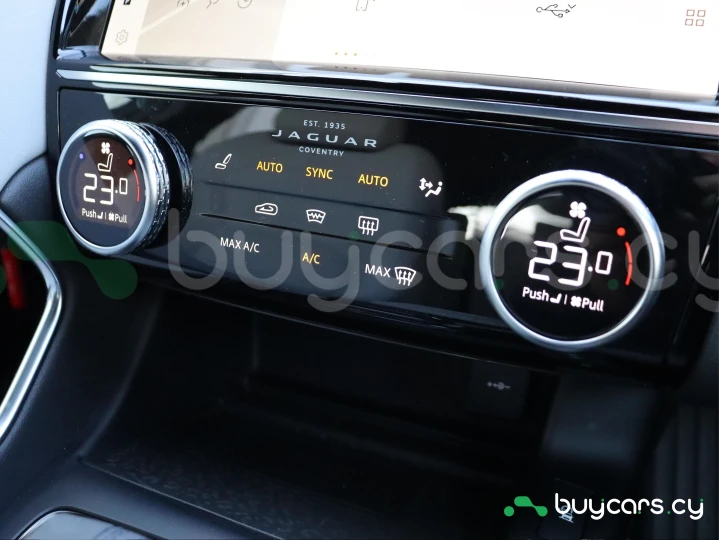 Jaguar E-Pace Белый