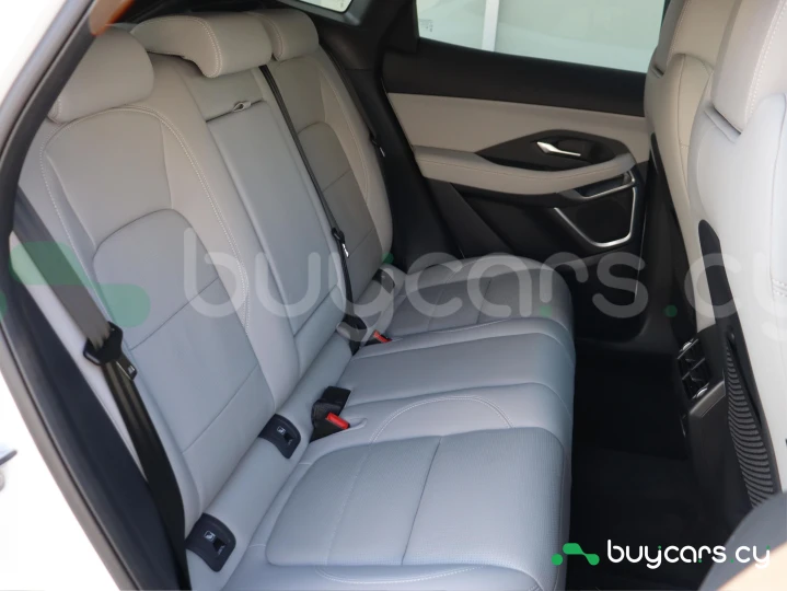 Jaguar E-Pace Белый
