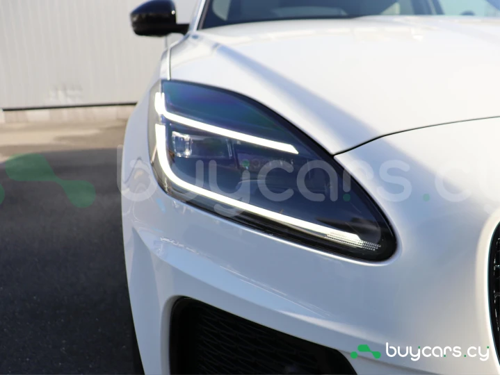 Jaguar E-Pace Белый