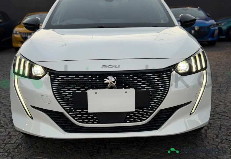 Peugeot 208 White