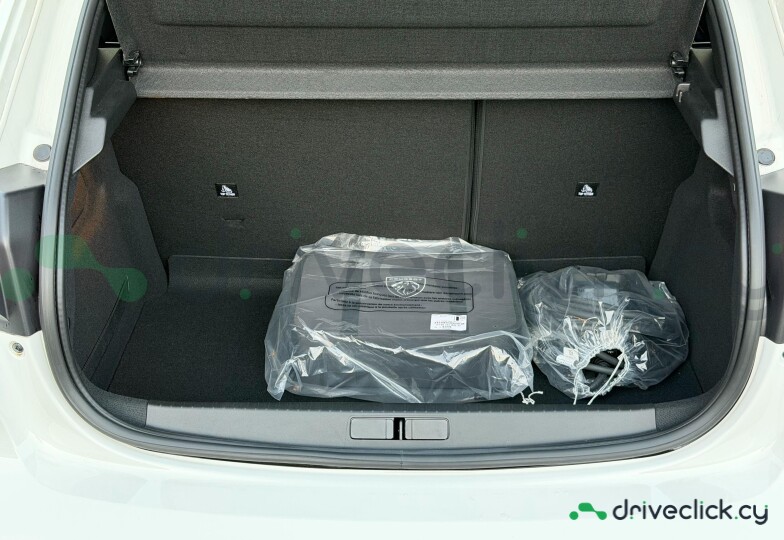 Peugeot 208 White