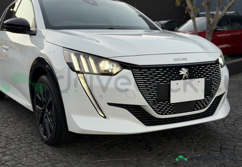 Peugeot 208 White