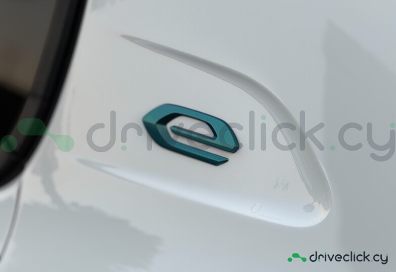 Peugeot 208 White