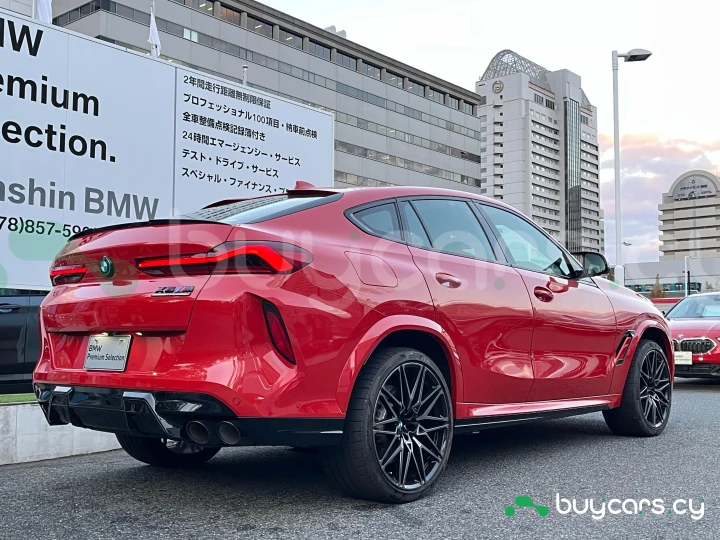 BMW X6 M Красный