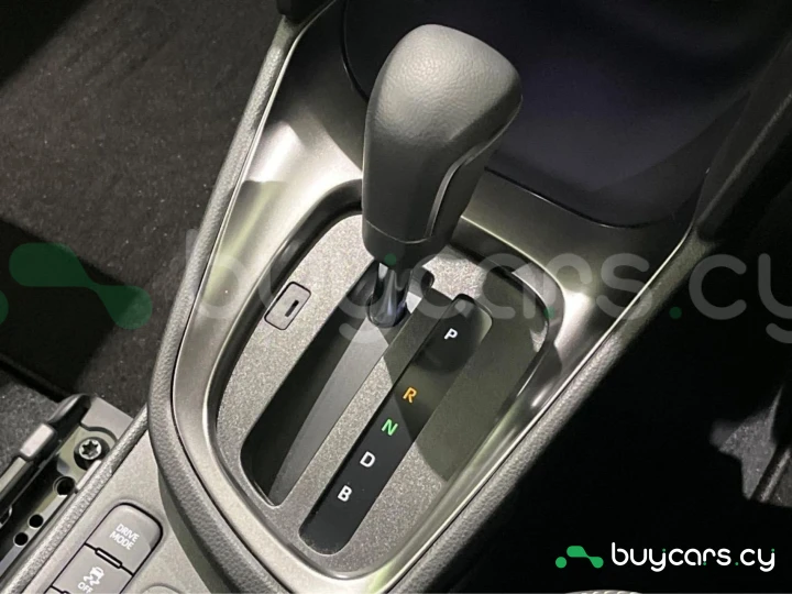 Toyota Yaris Cross Белый