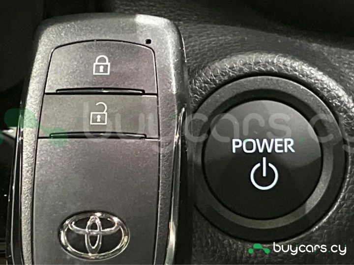 Toyota Yaris Cross Белый