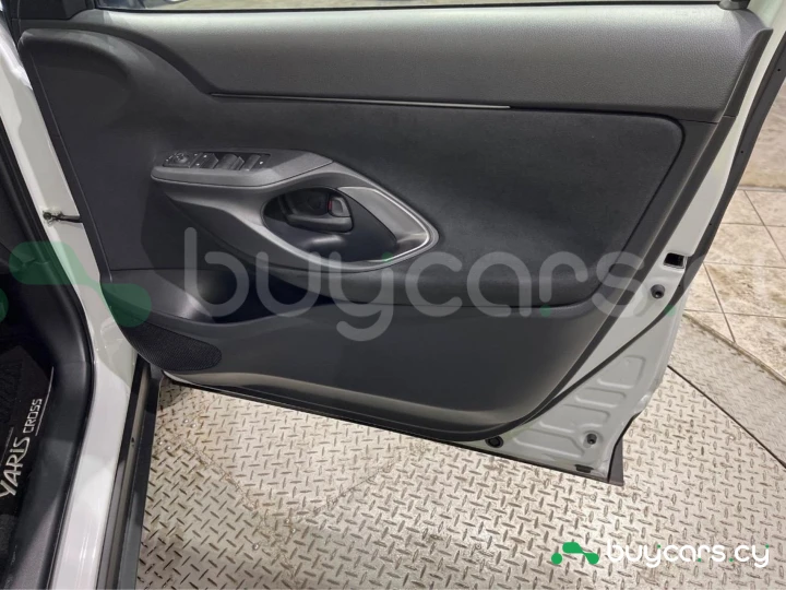 Toyota Yaris Cross Белый