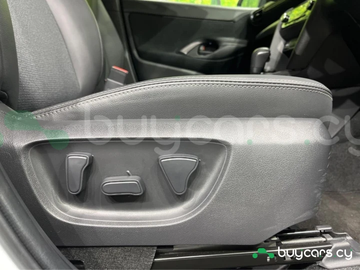 Toyota Yaris Cross Белый