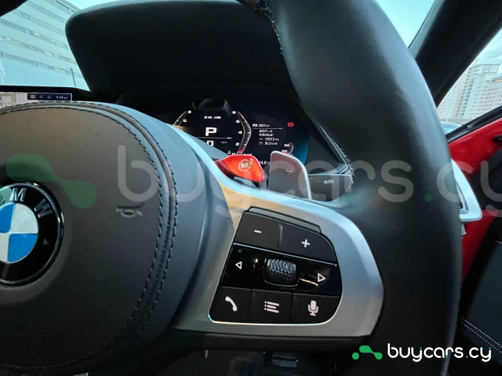 BMW X6 M Красный