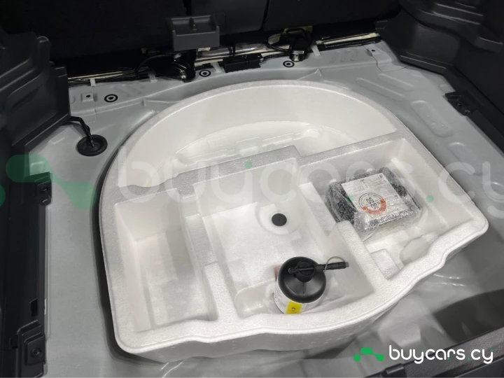 Toyota Yaris Cross Белый