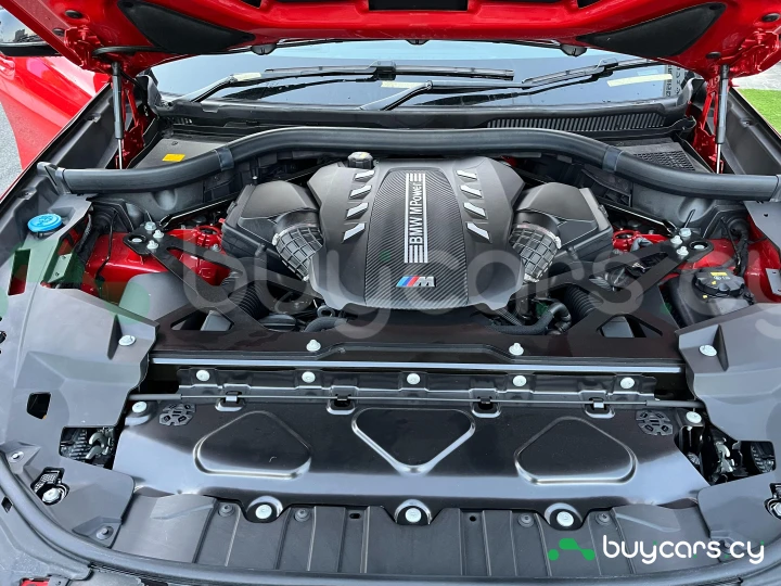 BMW X6 M Красный