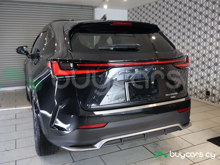 Lexus NX Черный