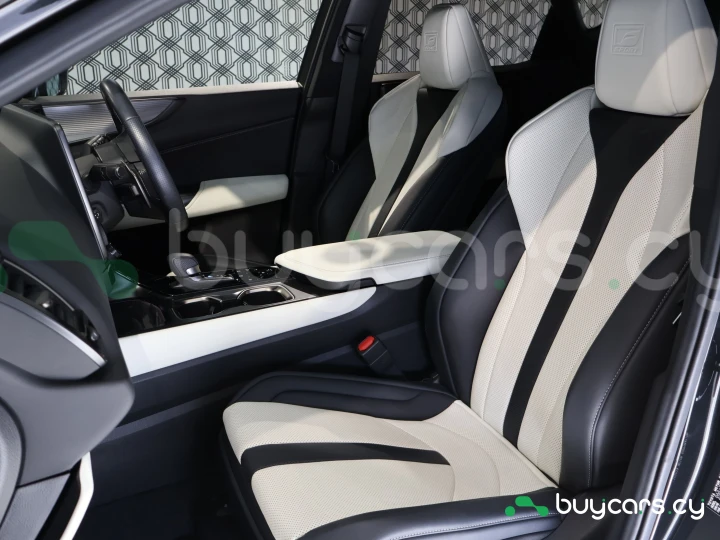 Lexus NX Черный