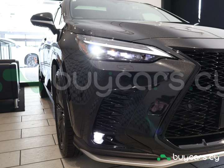 Lexus NX Черный