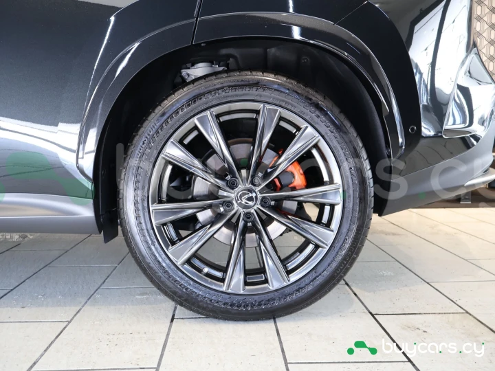 Lexus NX Черный