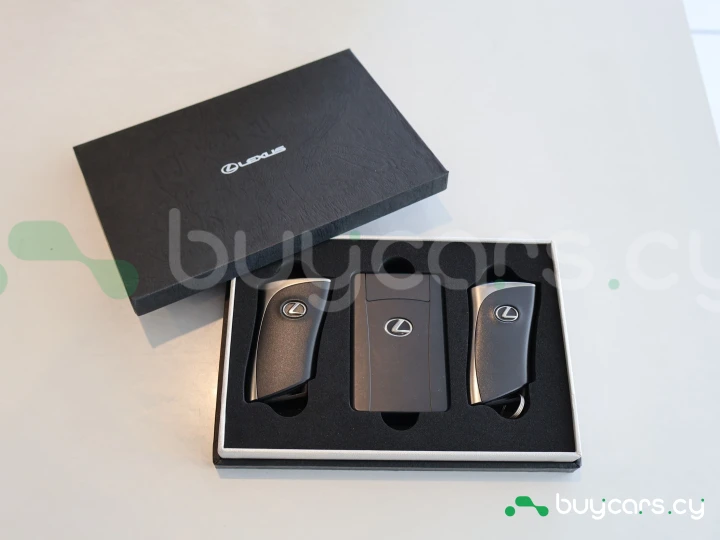 Lexus NX Черный